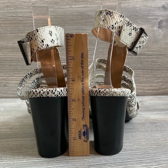 Vionic Sami woman’s heeled caged sandal in snake print 9 with ankle strap - Picture 9 of 16